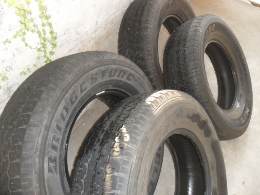 ยาง บริสโตน 245/70R16 ปี09 สวยๆ 4 เส้น ราคา 2800 บาท