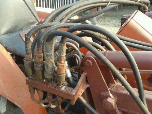 ขายรถไถ KUBOTA  L2205 พวงมาลัยพาวเวอร์ พร้อมชุดตัก