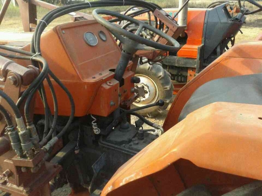 ขายรถไถ KUBOTA  L2205 พวงมาลัยพาวเวอร์ พร้อมชุดตัก