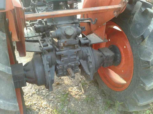 ขายรถไถ KUBOTA  L2205 พวงมาลัยพาวเวอร์ พร้อมชุดตัก