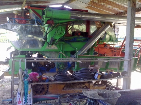 ขายรถเกี่ยวข้าวพร้อมใช้ ราคาไม่แพง 450,000 บาท โทร 0895786334