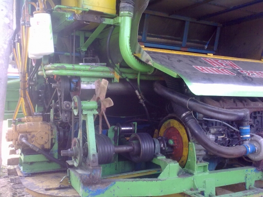 ขายรถเกี่ยวข้าวพร้อมใช้ ราคาไม่แพง 450,000 บาท โทร 0895786334