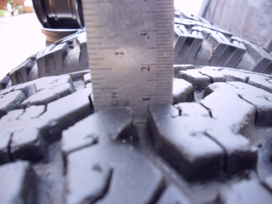 ขายยาง bf 265-70-16 ปี 10 + ล้อ te37 สีดำปัดเงา ขอบ 16 -0