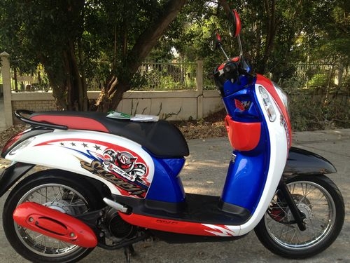 HONDA SCOOPY I ลายACTTIVE BOYรถปี2013รถ7เดือนวิ่ง3xxxโลสวยกริ้บๆมีเล่มพร้อมโอน