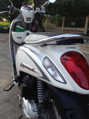 HONDA SCOOPY I ตัวใหม่ล่าสุด(ไฟฝัง)สภาพป้ายแดงลายคลาสสิครถปี2013วิ่ง4xxxโลสวยไร้ที่ติมีเล่มพร้อมโอน HONDA SCOOPY I ตัวใหม่ล่าสุด(ไฟฝัง)สภาพป้ายแดงลายคลาสสิครถปี2013วิ่ง4xxxโลสวยไร้ที่ติมีเล่มพร้อมโอน