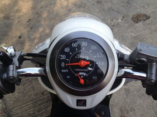 HONDA SCOOPY I ตัวใหม่ล่าสุด(ไฟฝัง)สภาพป้ายแดงลายคลาสสิครถปี2013วิ่ง4xxxโลสวยไร้ที่ติมีเล่มพร้อมโอน HONDA SCOOPY I ตัวใหม่ล่าสุด(ไฟฝัง)สภาพป้ายแดงลายคลาสสิครถปี2013วิ่ง4xxxโลสวยไร้ที่ติมีเล่มพร้อมโอน