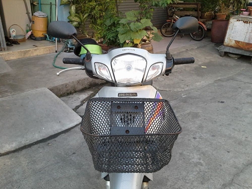 Wave 125 ปี 46 สตาร์ทมือ รถบ้าน เครื่องแน่น สตาร์ทมือใช้งานได้ดี เอกสารครบ ภาษี พรบ.ไม่หมด