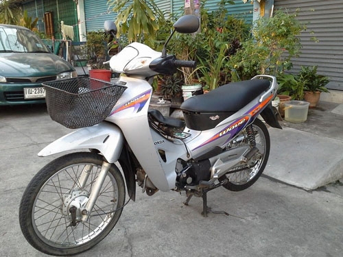 Wave 125 ปี 46 สตาร์ทมือ รถบ้าน เครื่องแน่น สตาร์ทมือใช้งานได้ดี เอกสารครบ ภาษี พรบ.ไม่หมด