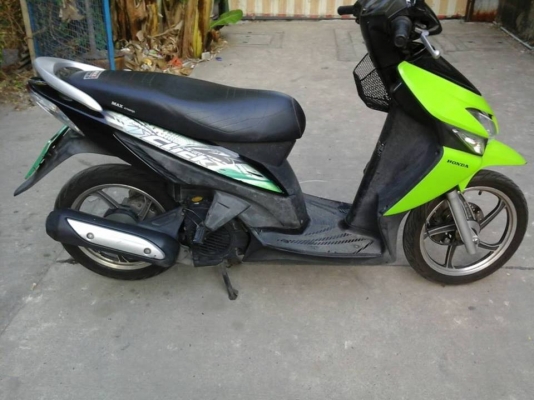 Click ล้อแม็ค สีเขียว รถบ้าน เครื่องเดิม แน่นๆ เอกสารครบ