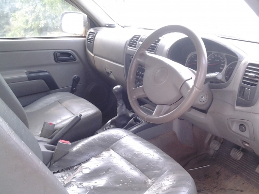 ISUZU D MAX 2.5SX สีขาว แม็กไลเนอร์ เดิมบาง ปี45 ISUZU D MAX 2.5SX สีขาว แม็กไลเนอร์ เดิมบาง ปี45