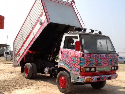 หกล้อ KM 777เครื่องWO4D 117แรงม้าราคาพิเศษต้อนรับปี57