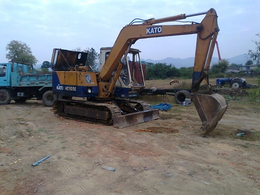 รถขุด KATO HD60 SE