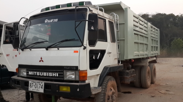 ขายด่วนไอ้หลงโบสองเพลาดั้มสิบสปีดราคาโคตรถูก ตามสภาพFN527MTF 1900โทร0801515451