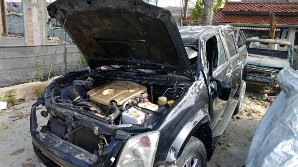 รถอุบัติเหตุ กะบะISUZU HILANDER 3.0D di-iI TEQ ABS EBD-AIRBAGS รถ6ปี เพิ่งผ่อนหมด..ขายซากขี้เกียจซ่อม เล่มพร้อม... รถอุบัติเหตุ กะบะISUZU HILANDER 3.0D di-iI TEQ ABS EBD-AIRBAGS รถ6ปี เพิ่งผ่อนหมด..ขายซากขี้เกียจซ่อม เล่มพร้อม...