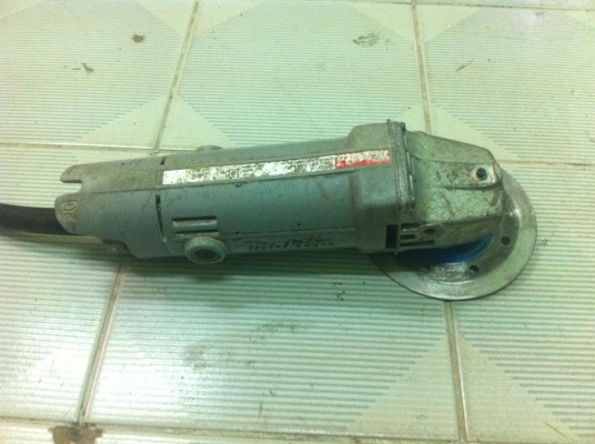 เครื่องเจียรไฟฟ้าMakitaรุ่น 9500NB สภาพใหม่ ราคาถูก