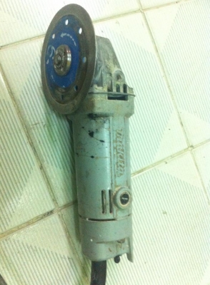 เครื่องเจียรไฟฟ้าMakitaรุ่น 9500NB สภาพใหม่ ราคาถูก
