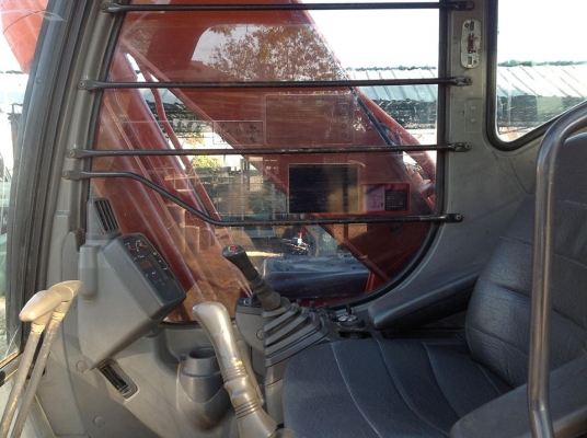 รถขุด HITACHI ZX 200  เครื่องดี ปั้มดี ระบบไฟ้าครบ เอวแน่น ช่วงล่างสวยเต็ม มีทะเบียนครบ