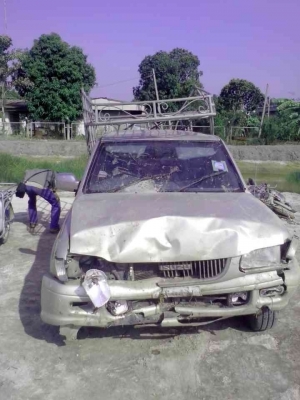 ขายซากดราก้อนอาย 2500 รถปี2000 ขายซากดราก้อนอาย 2500 รถปี2000