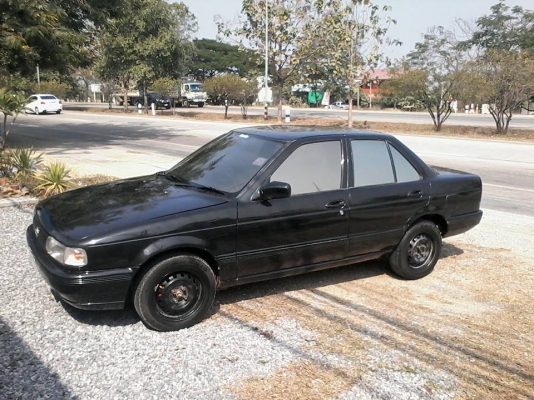 ขายรถเก๋ง Nissan Sentra ปี 91 สีดำ เครื่อง 1600 คาบู สภาพดี สตาร์ทครั้งเดียวติด ราคาถูกมาก ตกแต่ง ติดฟิล์ม เครื่องเสียงครบ ขับได้เลยไม่ต้องซ่อม ขาย 35,000 บาท 092-9162511 โย