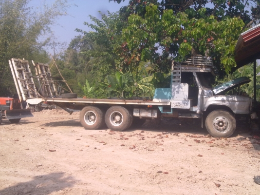 ขายด่วน รถลากรถเกี่ยวข้าว