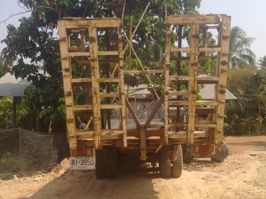 ขายด่วน รถลากรถเกี่ยวข้าว