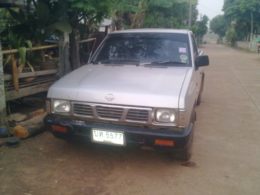 ขายรถกะบะ NISSAN BIG M ฝาแดงจอโค้ง