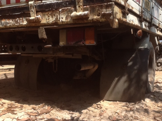 ฝากขายซากรถอีซูสุNQRเป็นซากครับ130แรงตราเพรชเอกสารทะเบียนพร้อมเผื่อท่านใดซื้อไปทำกำใรได้ครับ