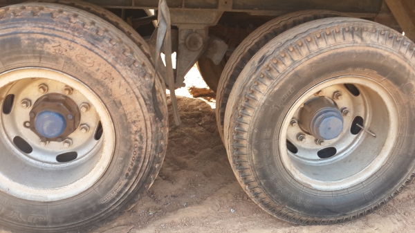 ขายด่วนลูกพ่วง3เพลาดั้ม(สามเพลายัด)ปี44พร้อมใช้รีบจองโทร0801515451