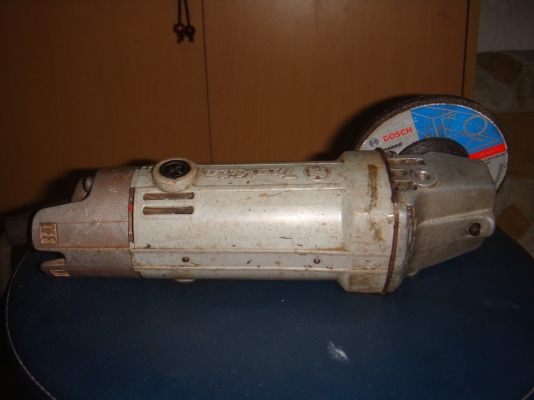 หินเจียร์4นิ้วmakitaรุ่น9500nb1200บาท หินเจียร์4นิ้วmakitaรุ่น9500nb1200บาท