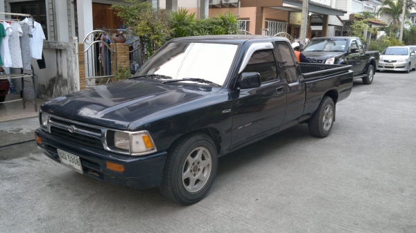 ขายโตโยต้า ไมตี้แคป ปี94 เครื่อง2.5 เกียร์ธรรมดา แอร์เย็น รถพร้อมใช้คับ