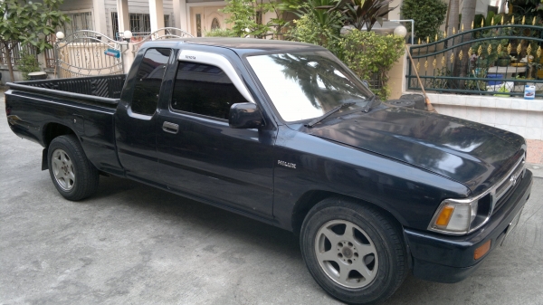 ขายโตโยต้า ไมตี้แคป ปี94 เครื่อง2.5 เกียร์ธรรมดา แอร์เย็น รถพร้อมใช้คับ