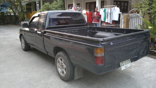 ขายโตโยต้า ไมตี้แคป ปี94 เครื่อง2.5 เกียร์ธรรมดา แอร์เย็น รถพร้อมใช้คับ