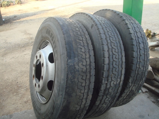 ขายยางพร้อมกะทะขอบ 22.5 TOPY (11R และ 275/80) อย่างละ 3 ชุด