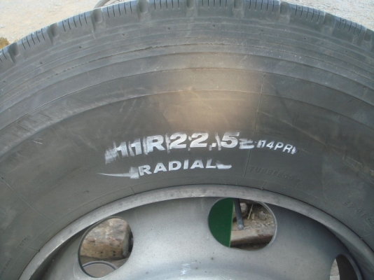 ขายยางพร้อมกะทะขอบ 22.5 TOPY (11R และ 275/80) อย่างละ 3 ชุด