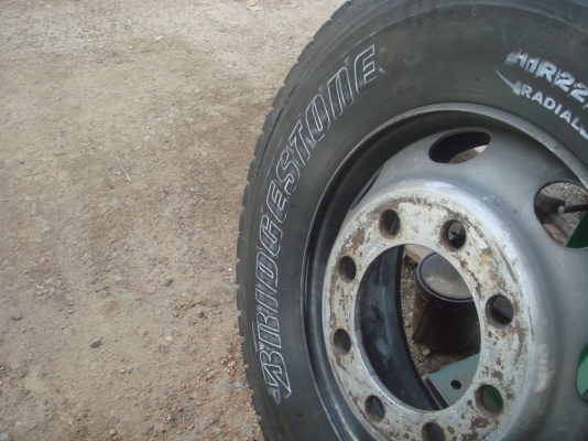 ขายยางพร้อมกะทะขอบ 22.5 TOPY (11R และ 275/80) อย่างละ 3 ชุด