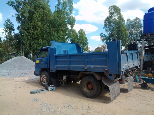 ขายดาวน์ รถดั้ม NPR59G เครื่อง 4BE1 เฟือง F หน้า-หลัง 6เกียร์เดินหน้า รถแรงดีมากพร้อมใช้เลยครับ