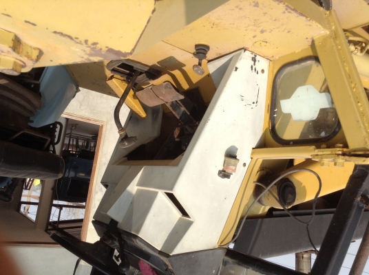 รถตักหน้าขุดหลัง JCB CAT 428B พวงมาลัยเพาเวอร์ ขนาด 1 เพลา สภาพพร้อมใช้งาน 420,000