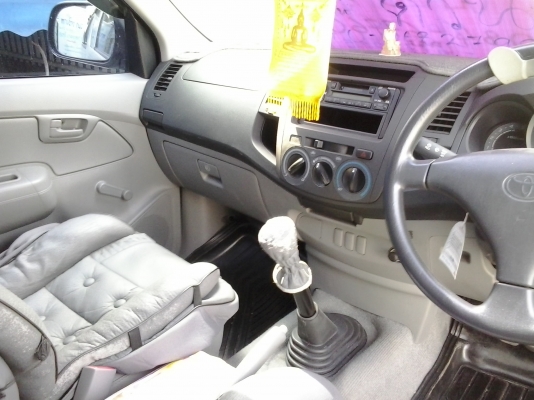 ขายด่วน รถยนต์ กระบะบรรทุกเสริมคอก ยี่ห้อ TOYOTA รุ่นHILUX VIGO / 102 แรงม้า