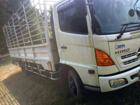 รถฮีโน่ 6 ล้อ รั้ว  175 แรงม้า. ปี 54  ( รถวิ่ง 2x,xxx กม. )  สนใจติดต่อ 081 - 6079515