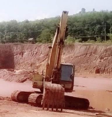 รถแบคโฮ ทูมิตรทูโม่ 200.  สนใจติดต่อ  081 - 6079515