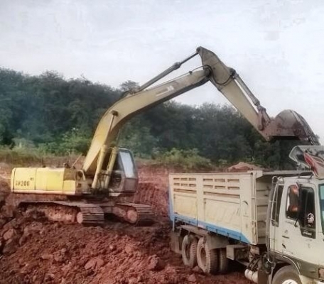 รถแบคโฮ ทูมิตรทูโม่ 200. สนใจติดต่อ 081 - 6079515 รถแบคโฮ ทูมิตรทูโม่ 200. สนใจติดต่อ 081 - 6079515