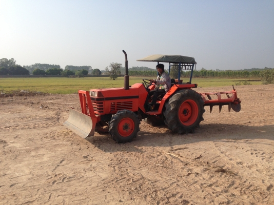 Kubota L32 / 32แรง 4WD เครื่องดี มีภาพวีดีโอ สภาพดีราคา 165000 บาท รถพร้อมใช้งาน มีผานดันหน้า ผานหลั