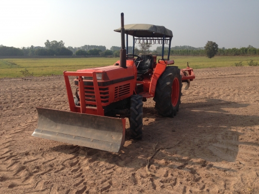 Kubota L32 / 32แรง 4WD เครื่องดี มีภาพวีดีโอ สภาพดีราคา 165000 บาท รถพร้อมใช้งาน มีผานดันหน้า ผานหลั