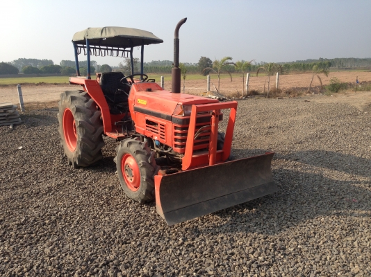 Kubota L32 / 32แรง 4WD เครื่องดี มีภาพวีดีโอ สภาพดีราคา 165000 บาท รถพร้อมใช้งาน มีผานดันหน้า ผานหลั