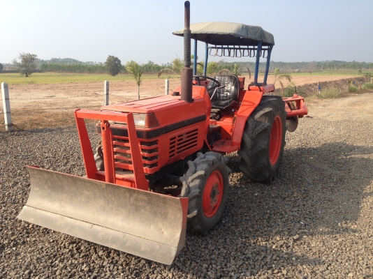 Kubota L32 / 32แรง 4WD เครื่องดี มีภาพวีดีโอ สภาพดีราคา 165000 บาท รถพร้อมใช้งาน มีผานดันหน้า ผานหลั