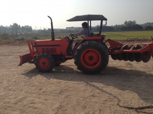 Kubota L32 / 32แรง 4WD เครื่องดี มีภาพวีดีโอ สภาพดีราคา 165000 บาท รถพร้อมใช้งาน มีผานดันหน้า ผานหลั