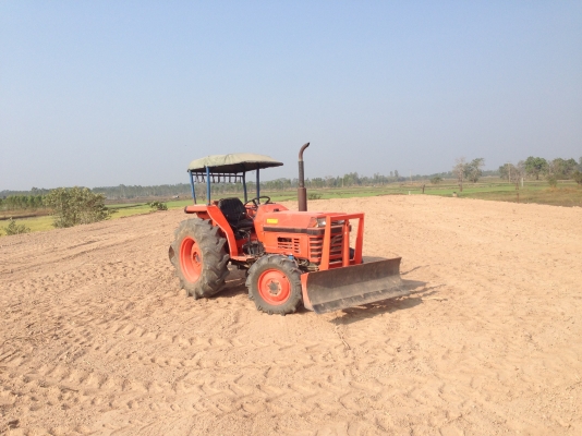 Kubota L32 / 32แรง 4WD เครื่องดี มีภาพวีดีโอ สภาพดีราคา 165000 บาท รถพร้อมใช้งาน มีผานดันหน้า ผานหลั