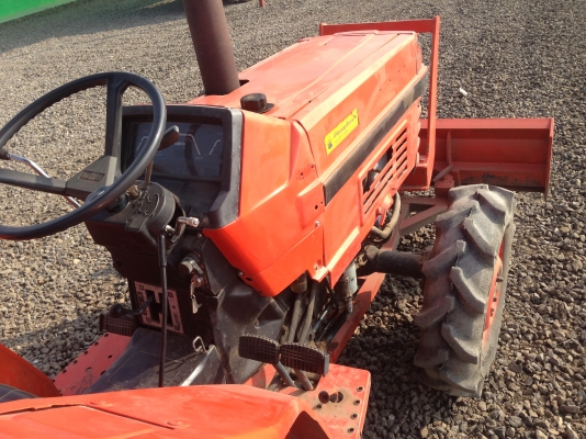 Kubota L32 / 32แรง 4WD เครื่องดี มีภาพวีดีโอ สภาพดีราคา 165000 บาท รถพร้อมใช้งาน มีผานดันหน้า ผานหลั
