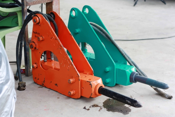 ขายหัวเจาะ หัวกระแทก TOYO เก่านอกญี่ปุ่น มี VDO ทดลองให้ดู สนใจติดต่อ 086-775-7900