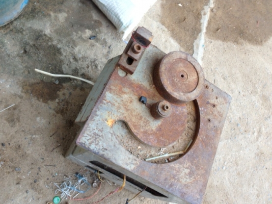 เครื่องดัดเหล็ดตัวใหญ่ตัวใหญ่ครับขนาดดัดได้ประมาณ 2 นิ้วระบบออโต้ครับครับสนใจสอบถามได้ครับ